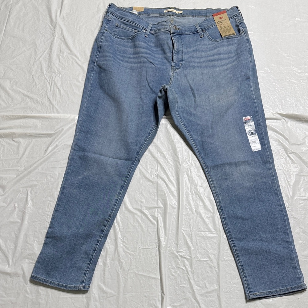 Women’s Levi's 311 Shaping Skinny Jeans in Light Blue. Size 20W. New